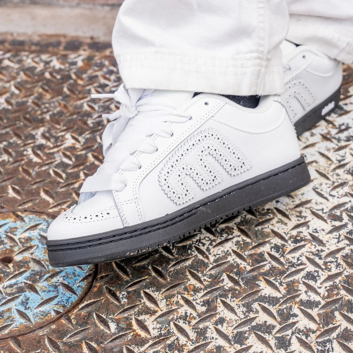 Etnies New - White Chunky Suede Skate Shoes – Kingpin