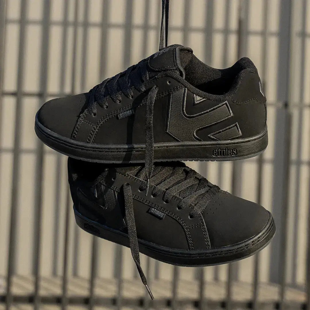 Etnies Smart Buy - Black Suede Skate Shoes – Fader  US