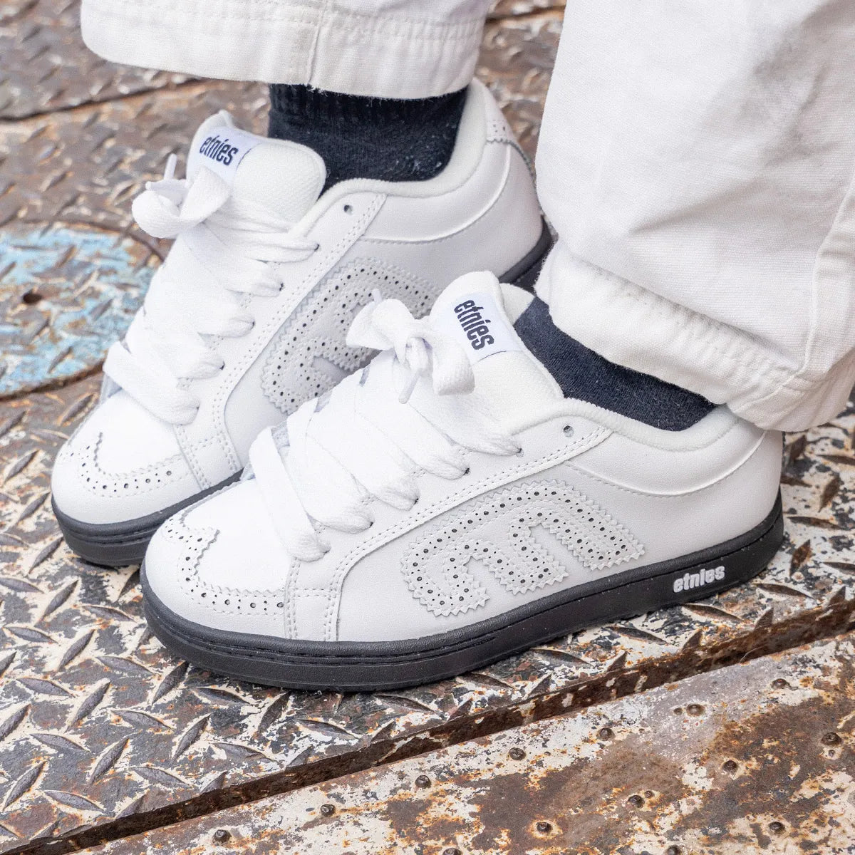 Etnies New - White Chunky Suede Skate Shoes – Kingpin