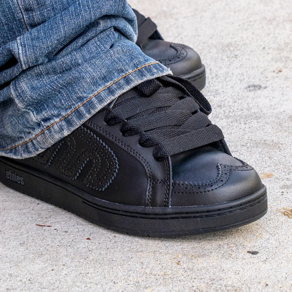 Etnies Top Pick - Black Chunky Suede Skate Shoes – Kingpin
