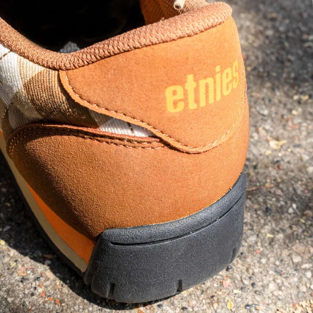 Etnies Latest - Brown Suede Low-Top Skate Shoes – Locut 2K