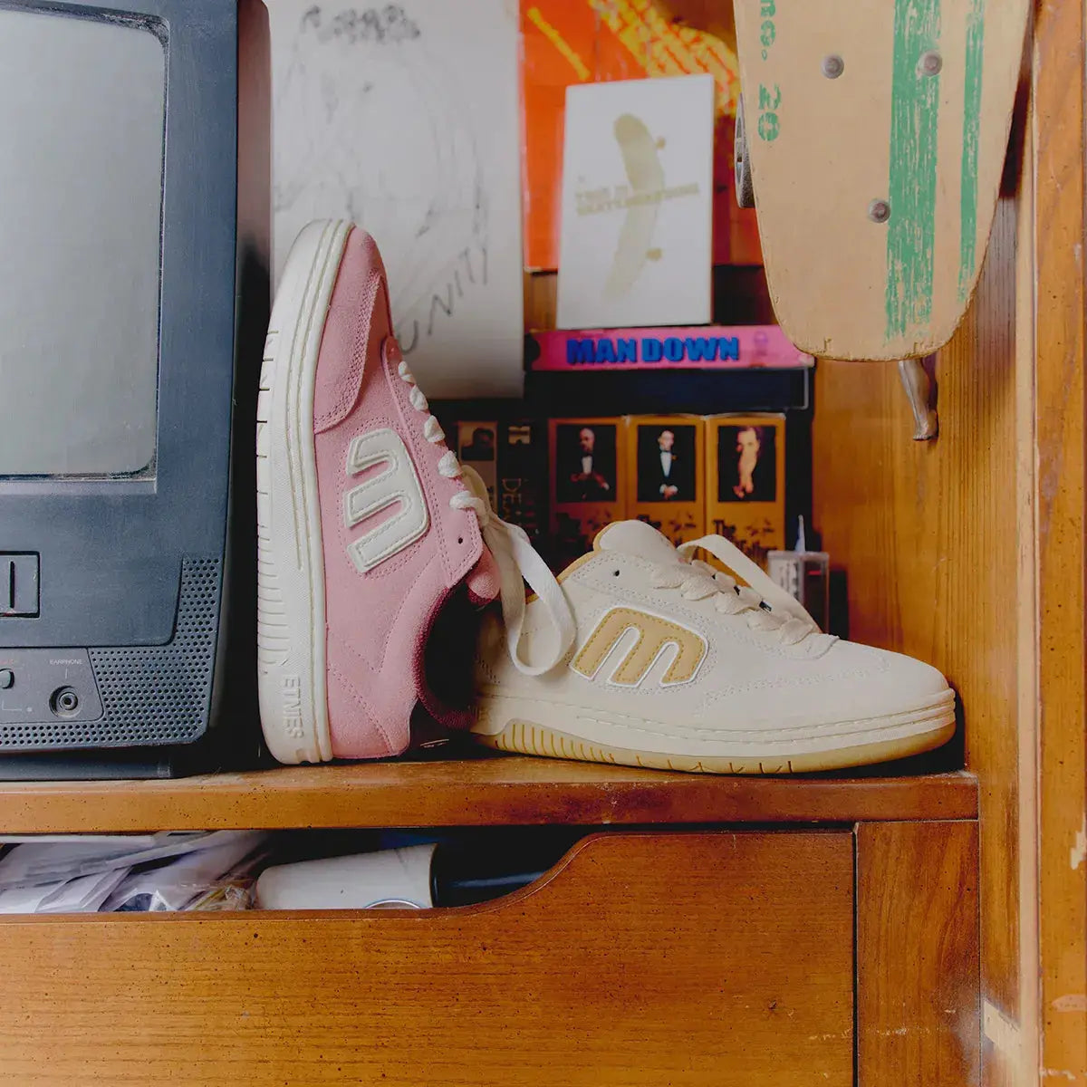 Etnies Premium - Locut X Keep A Breast Skate Low-Top Shoe
