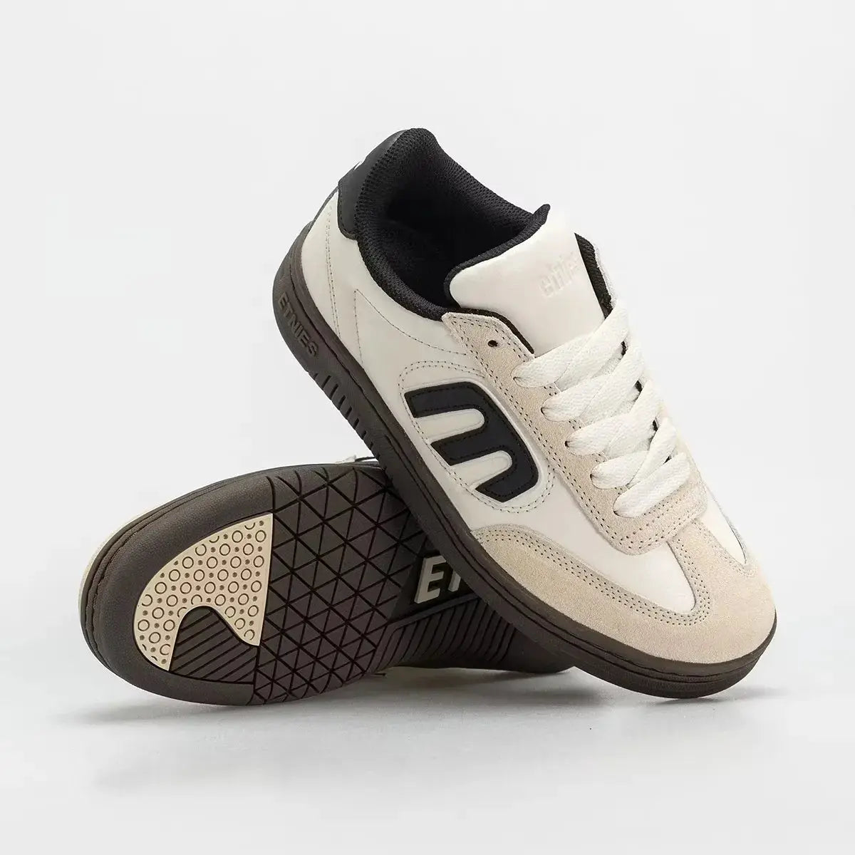 Etnies Best Seller - Locut Low - Top Skate Shoe White Black Gum