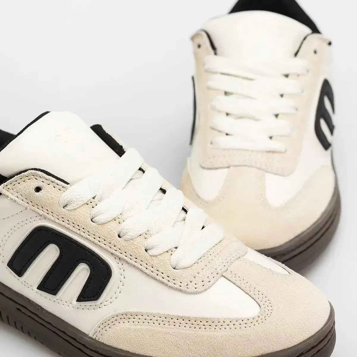 Etnies Best Seller - Locut Low - Top Skate Shoe White Black Gum