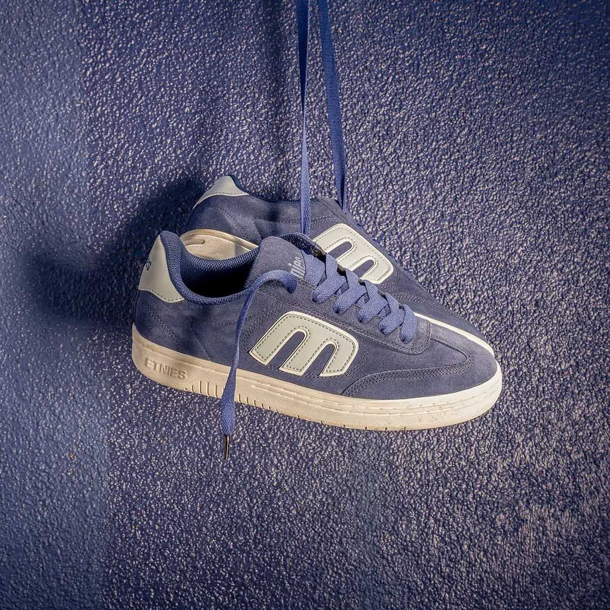 Etnies Sale - Locut black/white/gum - skate shoes
